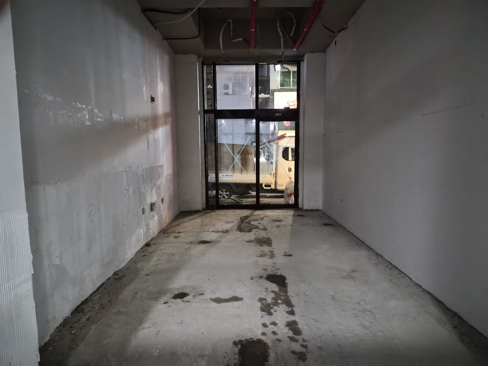 평택시 동삭동 중국집 폐업 철거·원상복구 · 원상복구 후 출입구 쪽 빈 매장