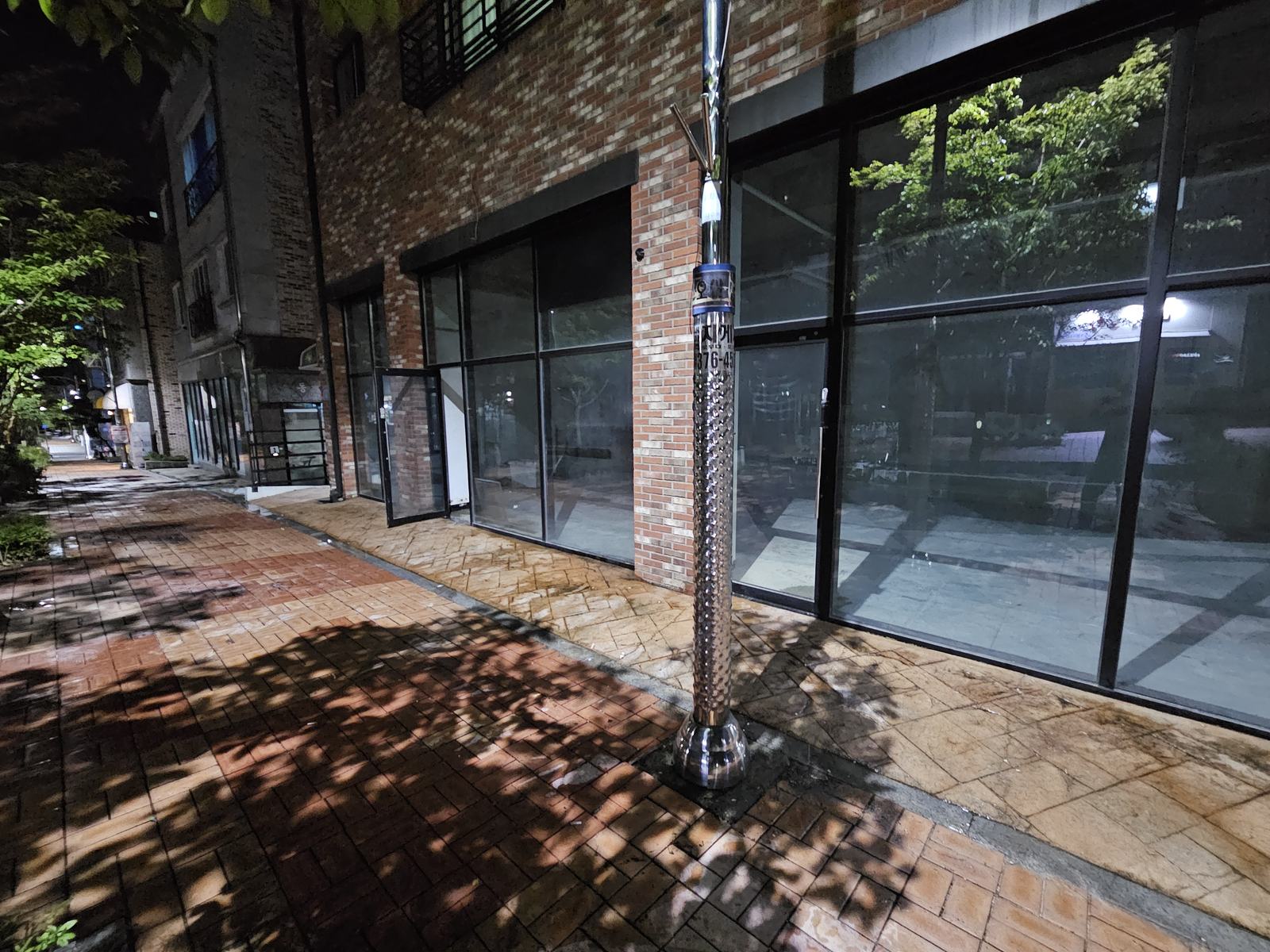 오산시 세교동 피부관리실 폐업 철거 · 철거 후 매장 앞