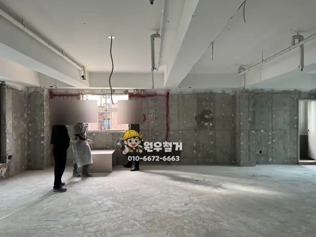 용인 수지구 3층 건물 대수선 골조 철거 현장 사진 1