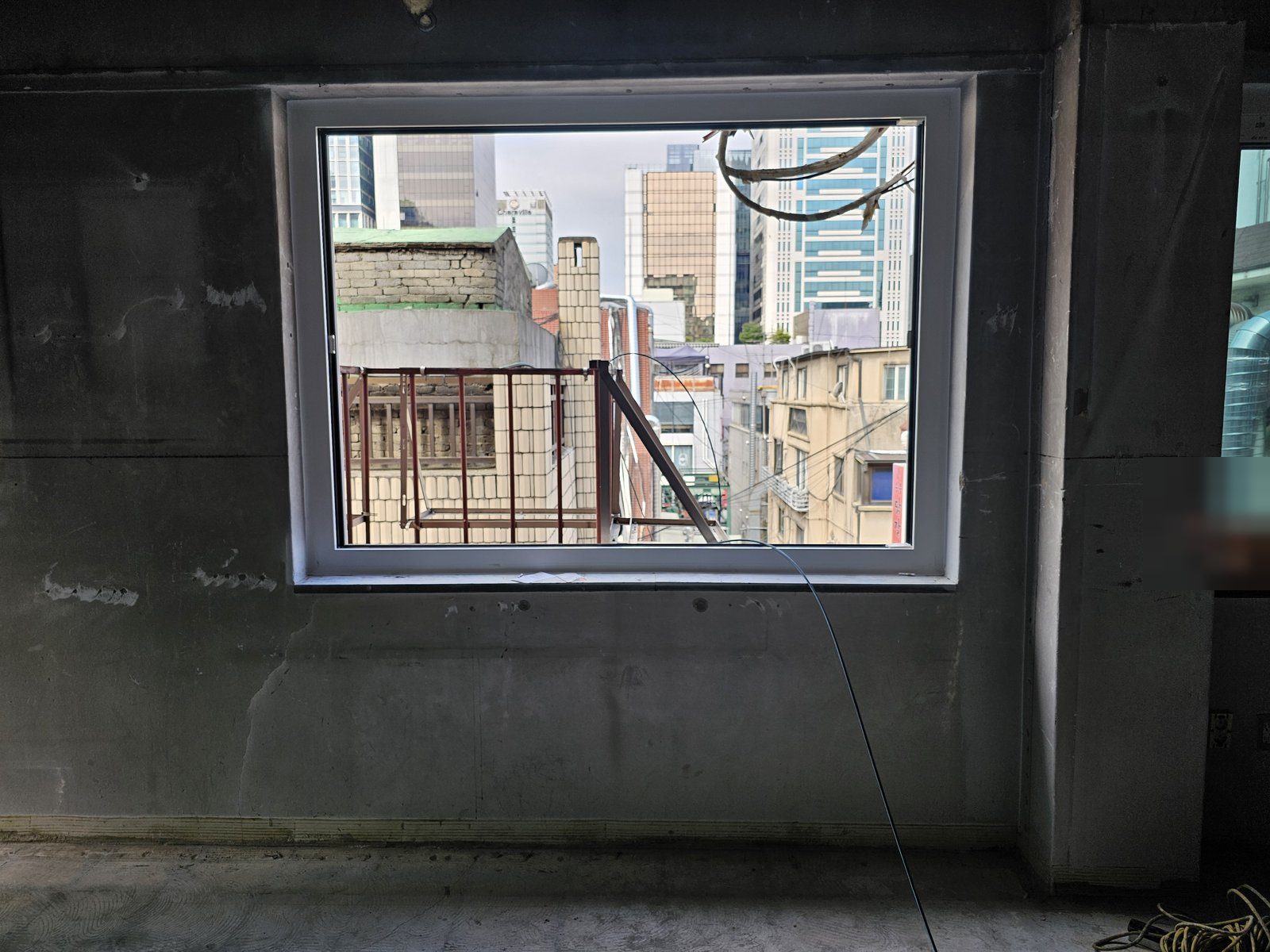 서울 강남구 창문·출입문 컷팅철거 현장 사진 2